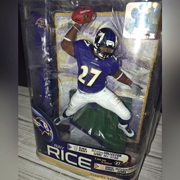 2010 McFarlane NFL Series 25 Ray Rice Baltimore Ravens Figure NOS Purple Jersey - Picture 5 of 10